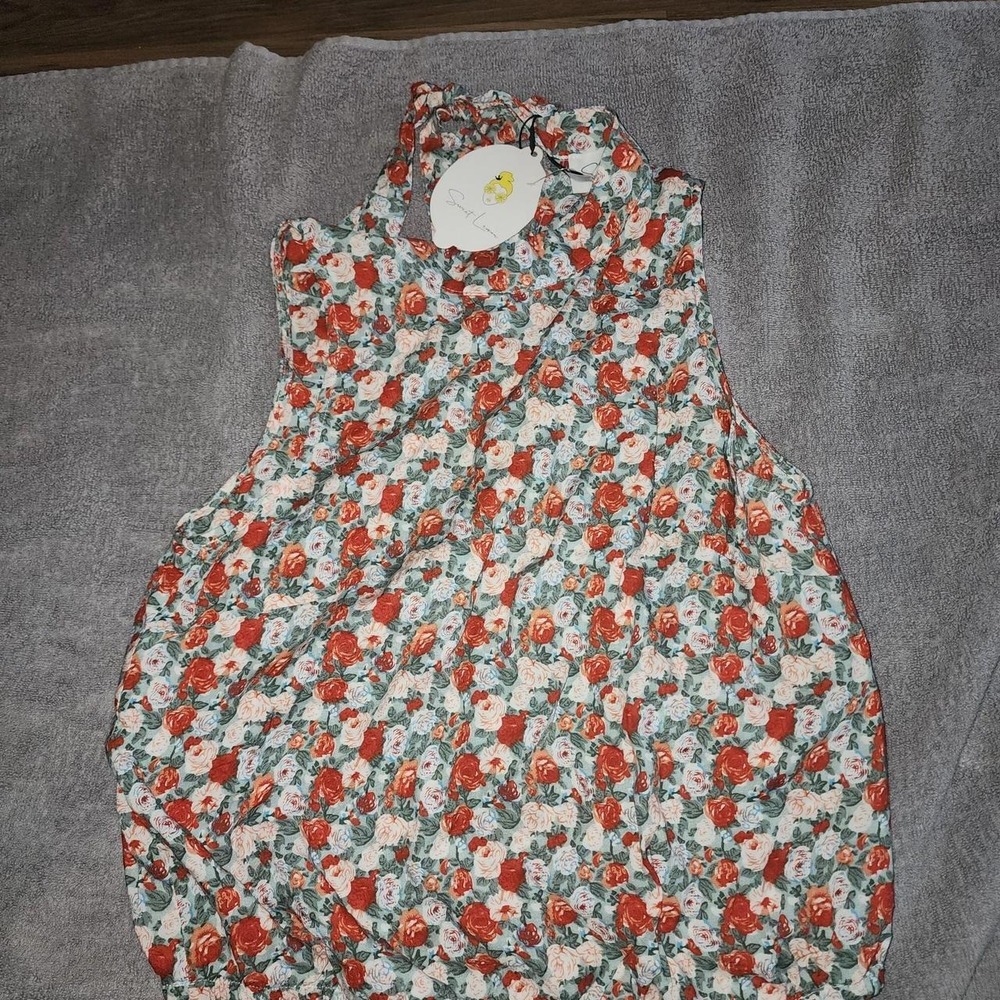Womens NWT Medium Sweet Lemon top,